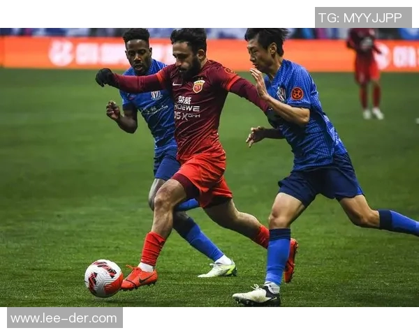 上海上港与横滨水手激战正酣比分揭晓引发球迷热议 上海上港与横滨水手激战正酣比分揭晓引发球迷热议